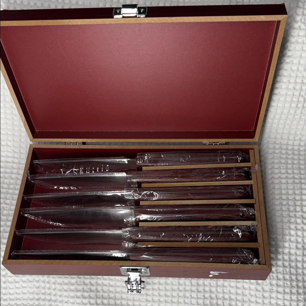 Six Piece Steak Knife Set in Wooden Box